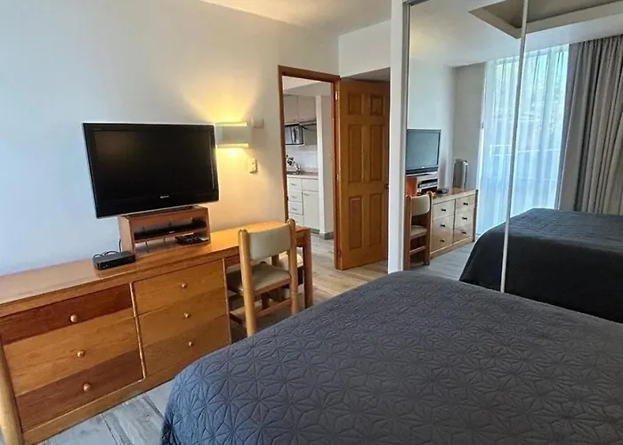 Hotel Arquimedes 33 *