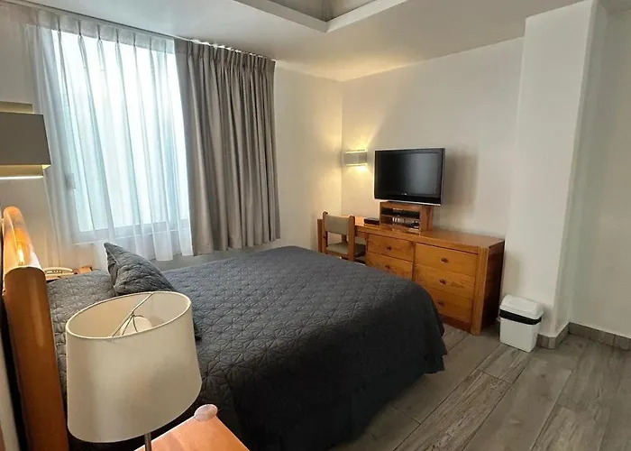 Arquimedes 33 Hotel *