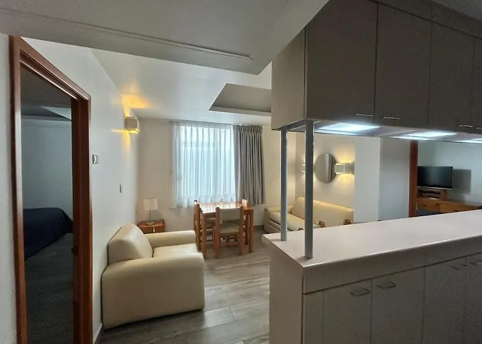 Hotel Arquimedes 33 *